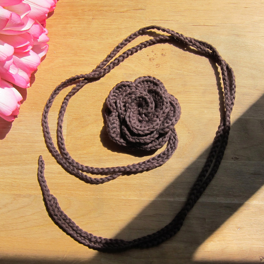 FLEUR : Brown Crochet Choker